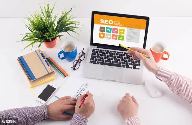 戚薇出发图是做的